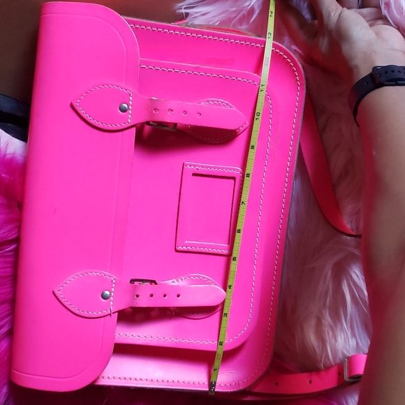 Bag/ purse/The Cambridge" bright pink color suitcase/ purse 👛 - Picture 6 of 7